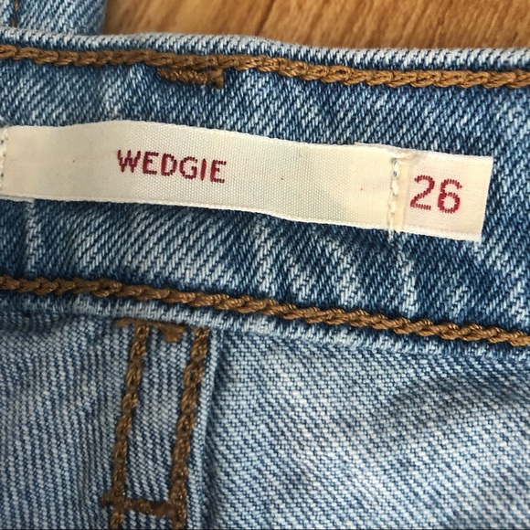 Levi’s Light Wash Button Fly Wedgie Jeans - Picture 8 of 12